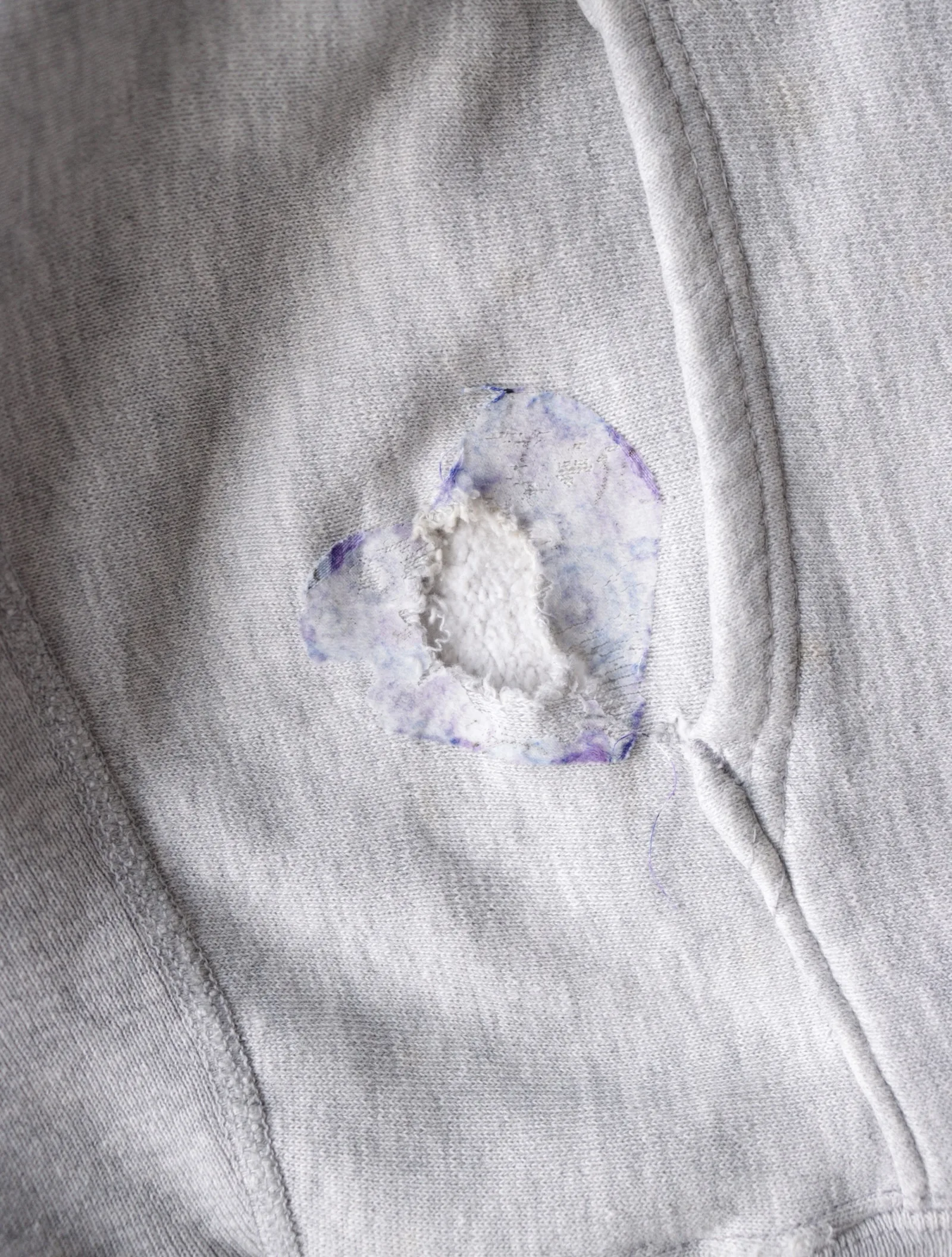 1980S CHAMPION REVERSE WEAVE VASSAR HOODED SWEATSHIRT - Image 3